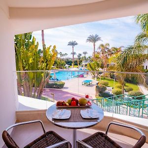  Superior Room 1 Double Bed Pool Side Beach Wing